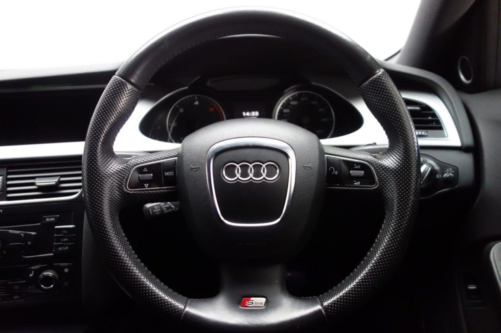 Used_2011_RED_AUDI_A4_3