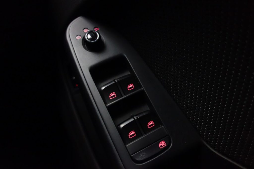 Used_2011_RED_AUDI_A4_3