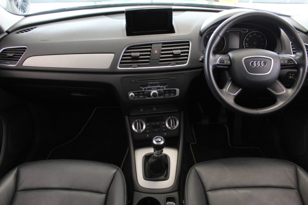 Used_2013_GREY_AUDI_Q3_2