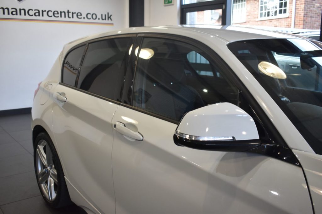 Used_2014_WHITE_BMW_1-SERIES_2
