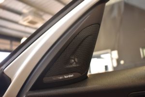 Used_2014_WHITE_BMW_1-SERIES_2