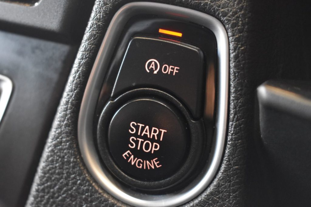 Used_2014_WHITE_BMW_1-SERIES_2