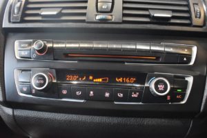 Used_2014_WHITE_BMW_1-SERIES_2