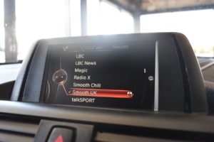 Used_2014_WHITE_BMW_1-SERIES_2