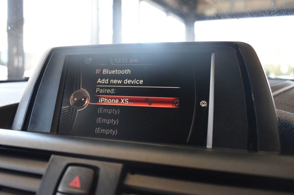 Used_2014_WHITE_BMW_1-SERIES_2
