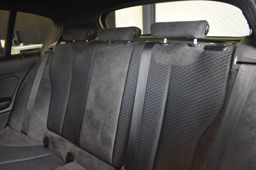Used_2014_WHITE_BMW_1-SERIES_2