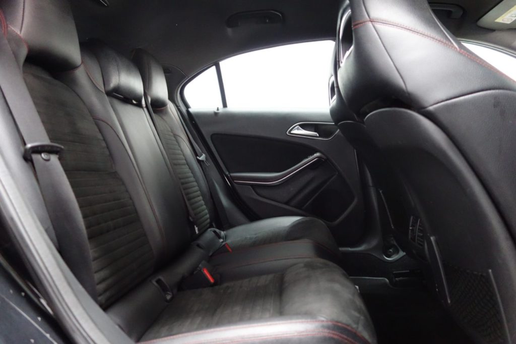 Used_2015_BLACK_MERCEDES-BENZ_A-CLASS_2