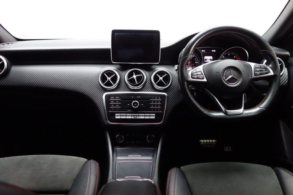 Used_2015_BLACK_MERCEDES-BENZ_A-CLASS_2