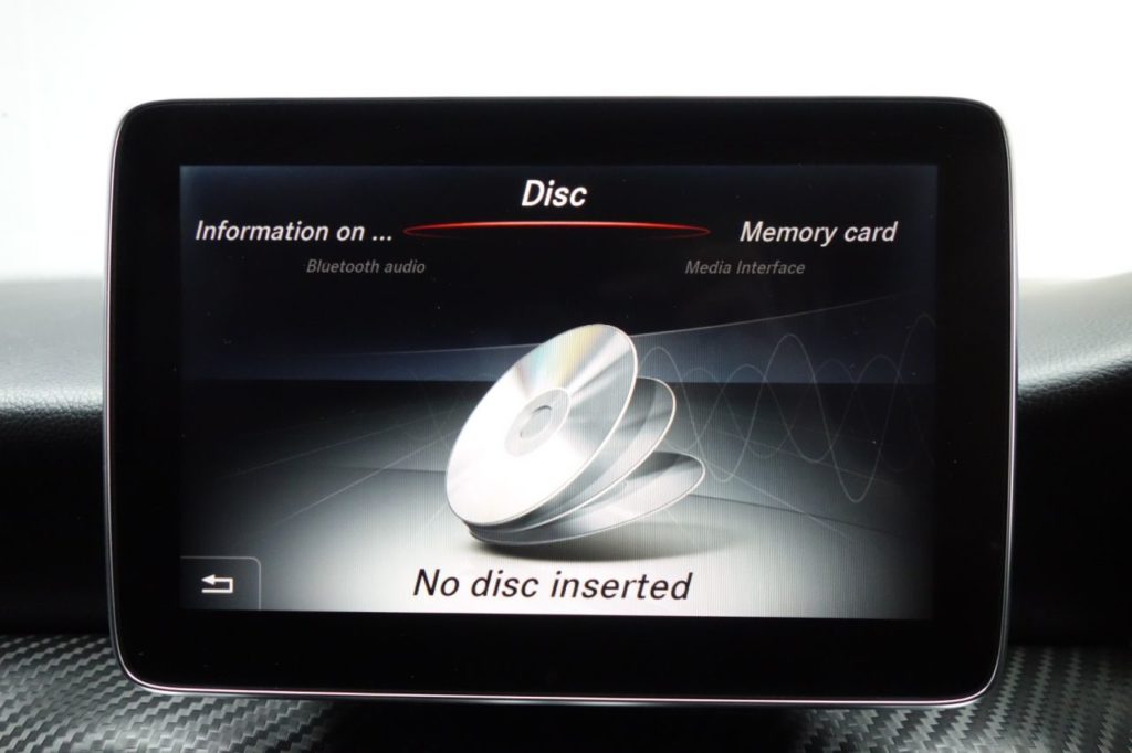 Used_2015_BLACK_MERCEDES-BENZ_A-CLASS_2