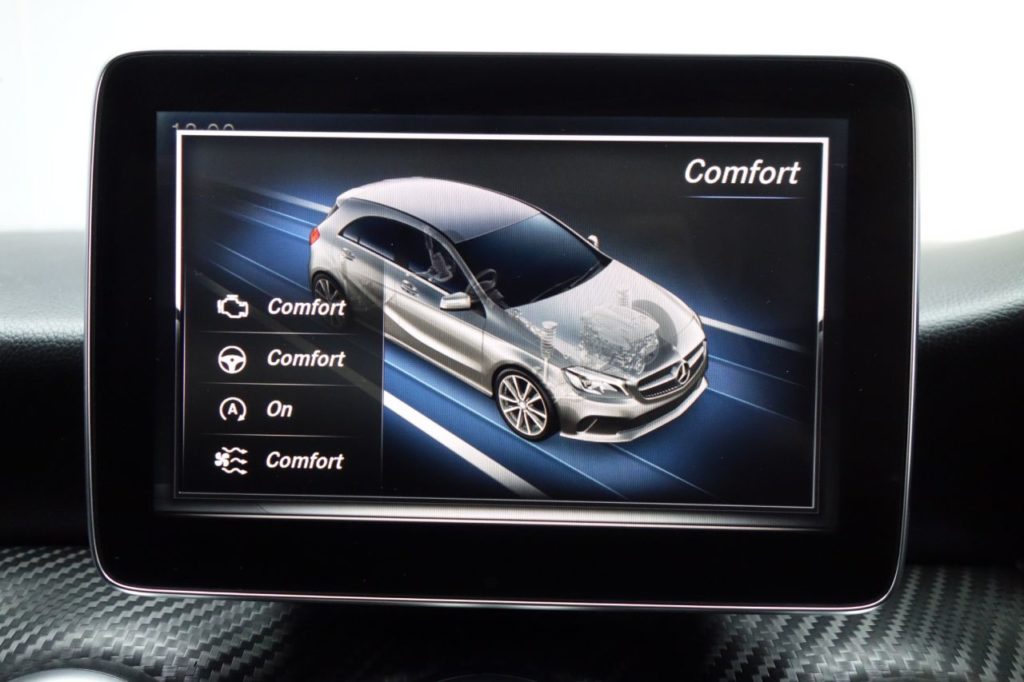 Used_2015_BLACK_MERCEDES-BENZ_A-CLASS_2