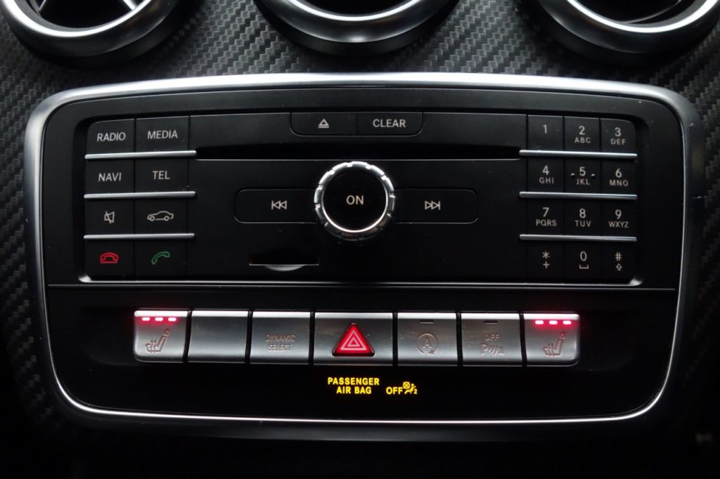 Used_2015_BLACK_MERCEDES-BENZ_A-CLASS_2