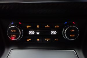 Used_2015_BLACK_MERCEDES-BENZ_A-CLASS_2