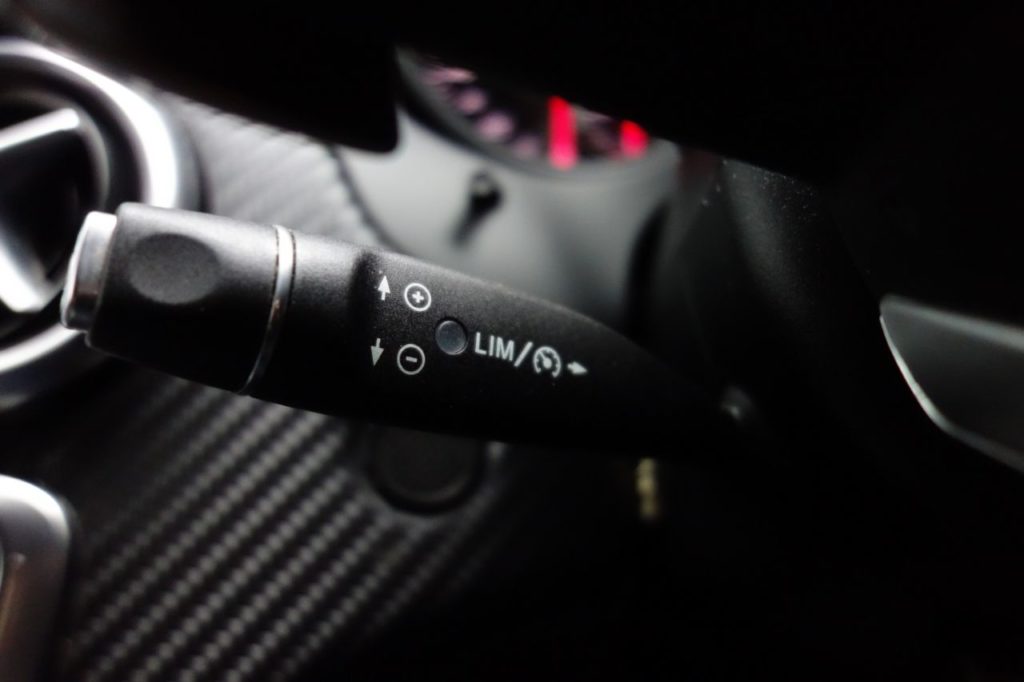 Used_2015_BLACK_MERCEDES-BENZ_A-CLASS_2