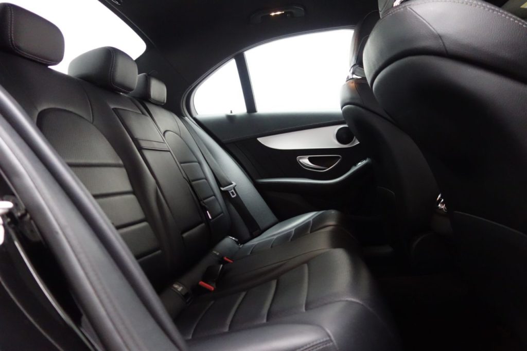 Used_2015_BLACK_MERCEDES-BENZ_C-CLASS_2