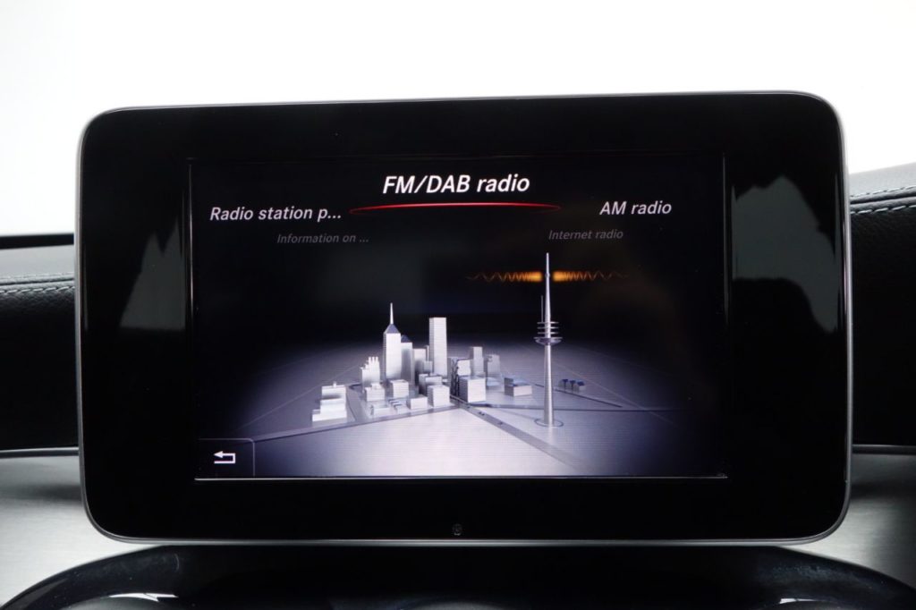 Used_2015_BLACK_MERCEDES-BENZ_C-CLASS_2