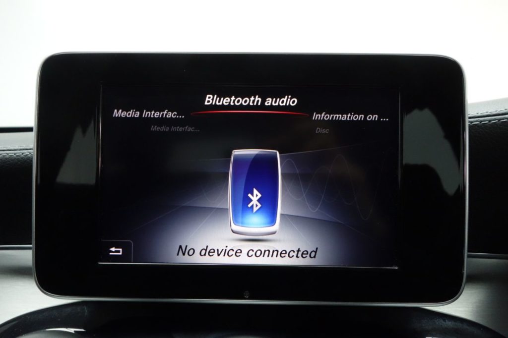 Used_2015_BLACK_MERCEDES-BENZ_C-CLASS_2