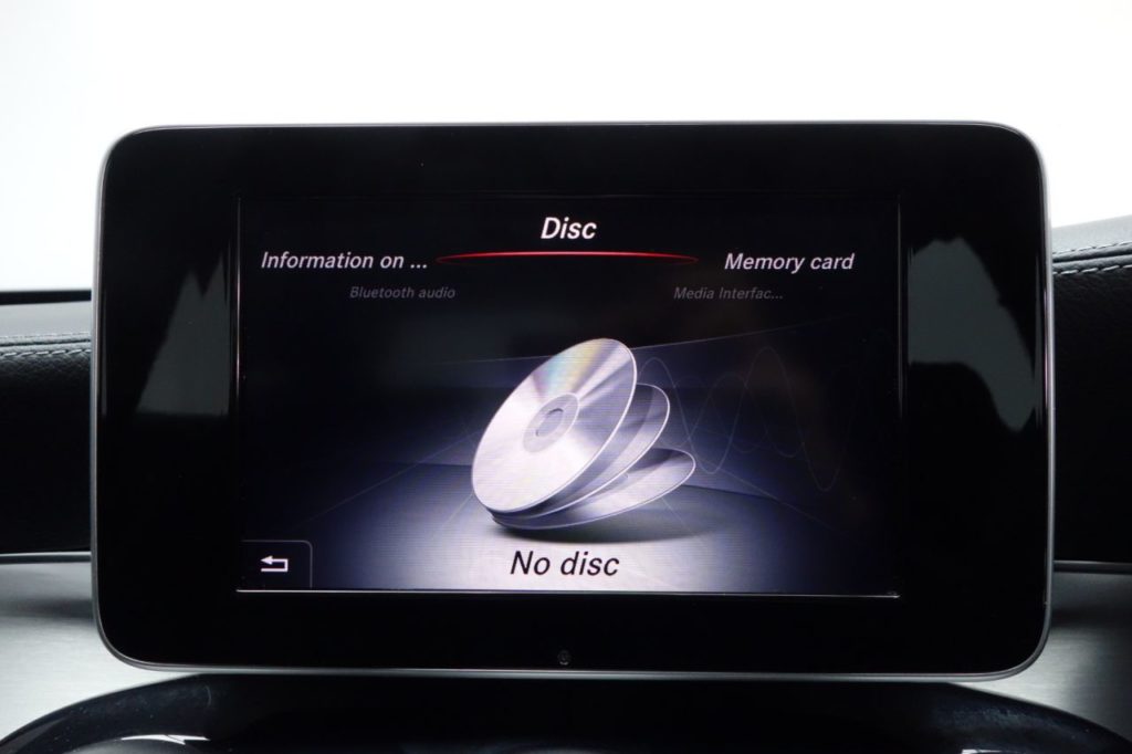 Used_2015_BLACK_MERCEDES-BENZ_C-CLASS_2