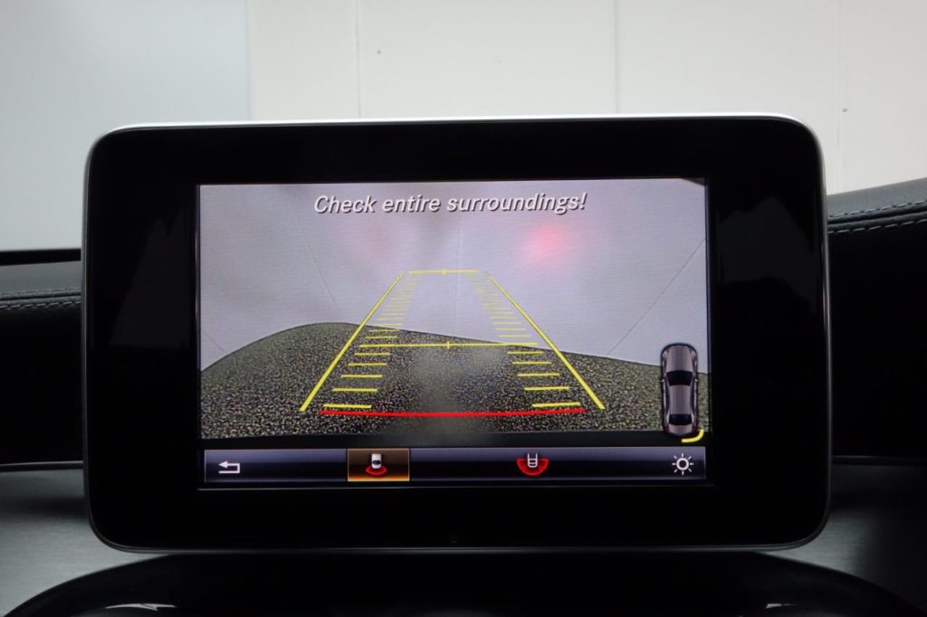 Used_2015_BLACK_MERCEDES-BENZ_C-CLASS_2