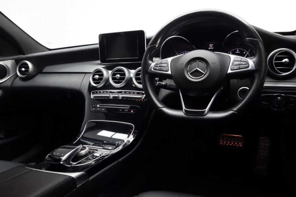 Used_2015_BLACK_MERCEDES-BENZ_C-CLASS_2