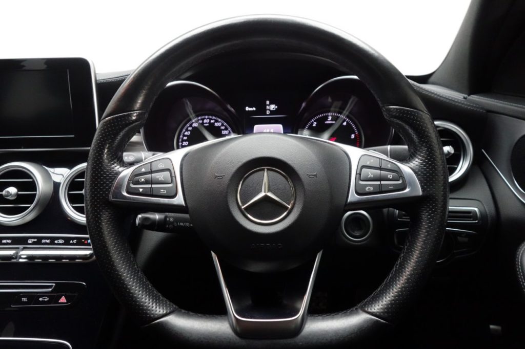 Used_2015_BLACK_MERCEDES-BENZ_C-CLASS_2