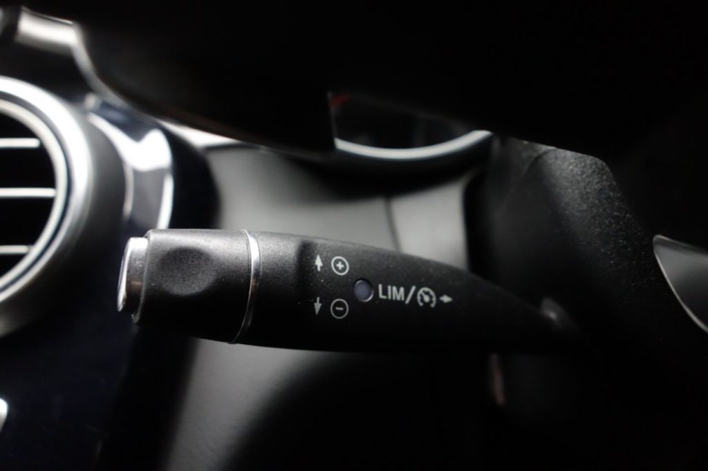 Used_2015_BLACK_MERCEDES-BENZ_C-CLASS_2