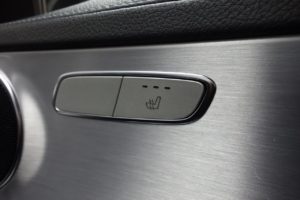 Used_2015_BLACK_MERCEDES-BENZ_C-CLASS_2