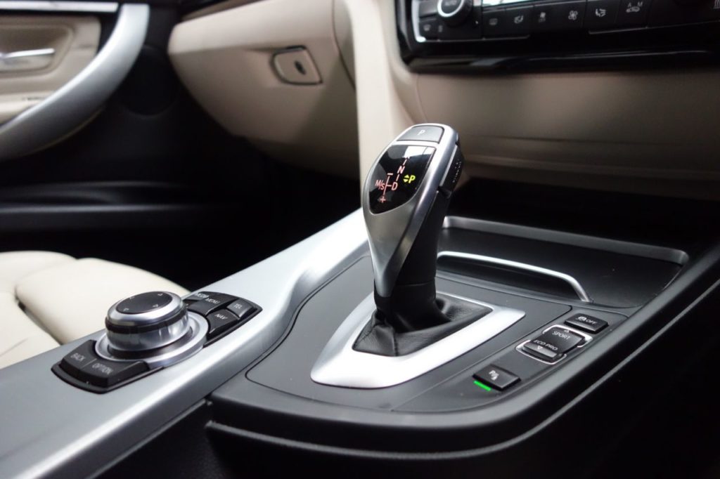 Used_2015_GREY_BMW_3-SERIES_3