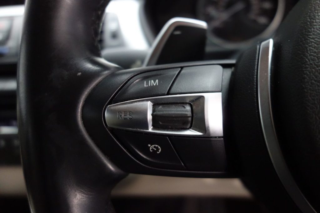 Used_2015_GREY_BMW_3-SERIES_3