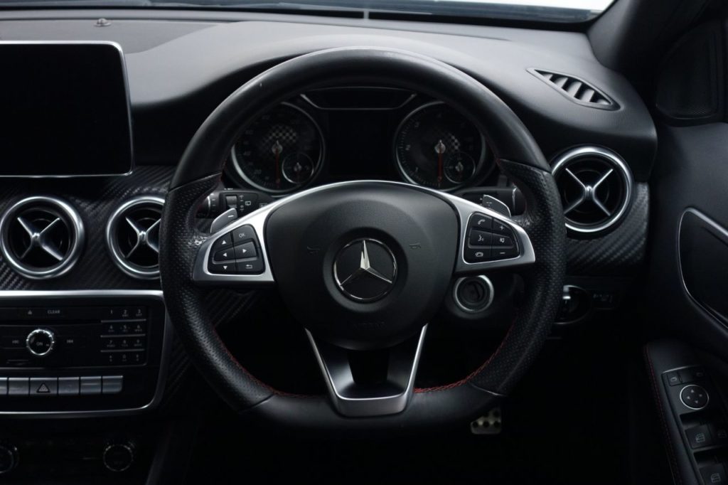 Used_2016_BLACK_MERCEDES-BENZ_A-CLASS_2