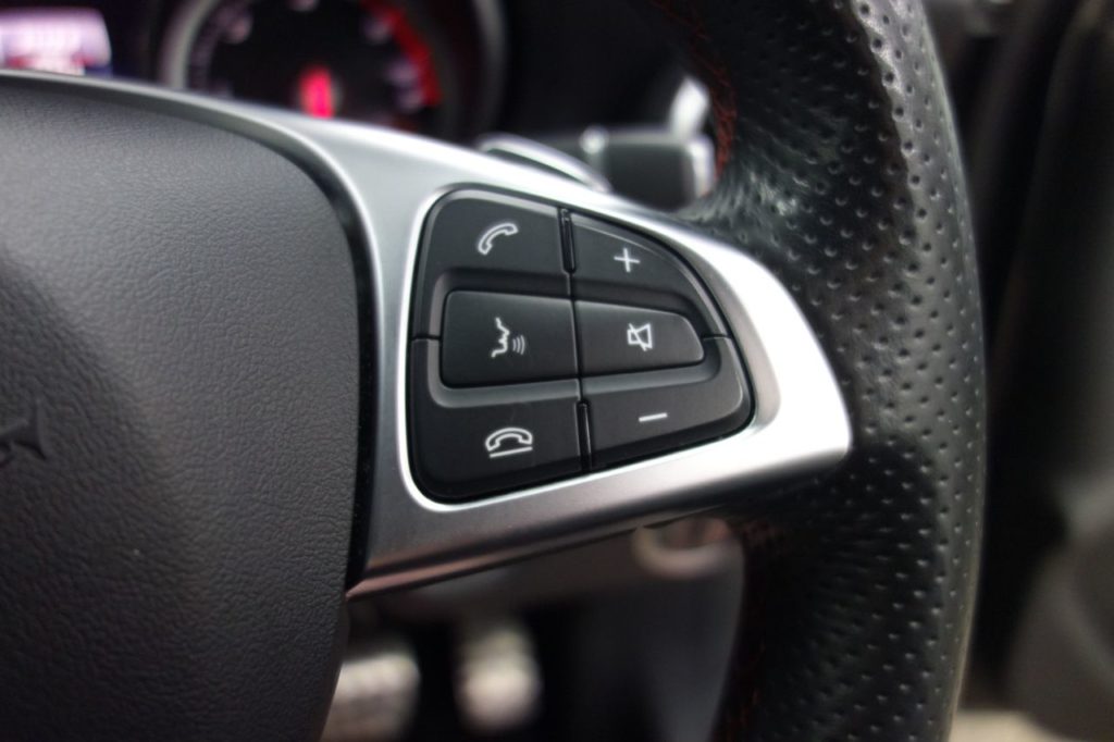 Used_2016_BLACK_MERCEDES-BENZ_A-CLASS_2