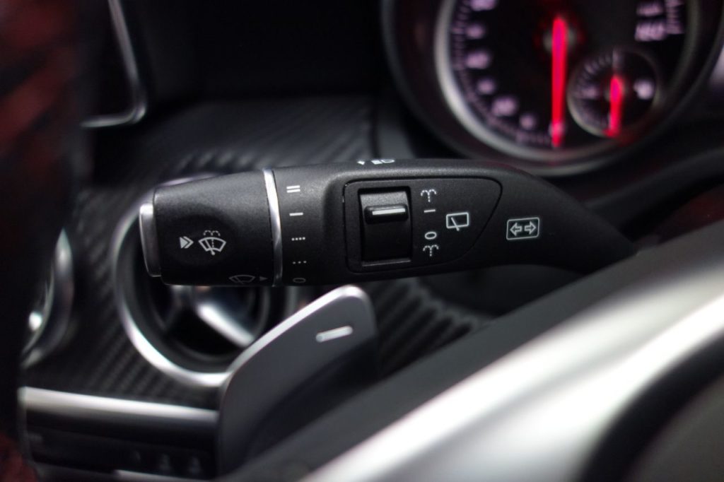 Used_2016_BLACK_MERCEDES-BENZ_A-CLASS_2