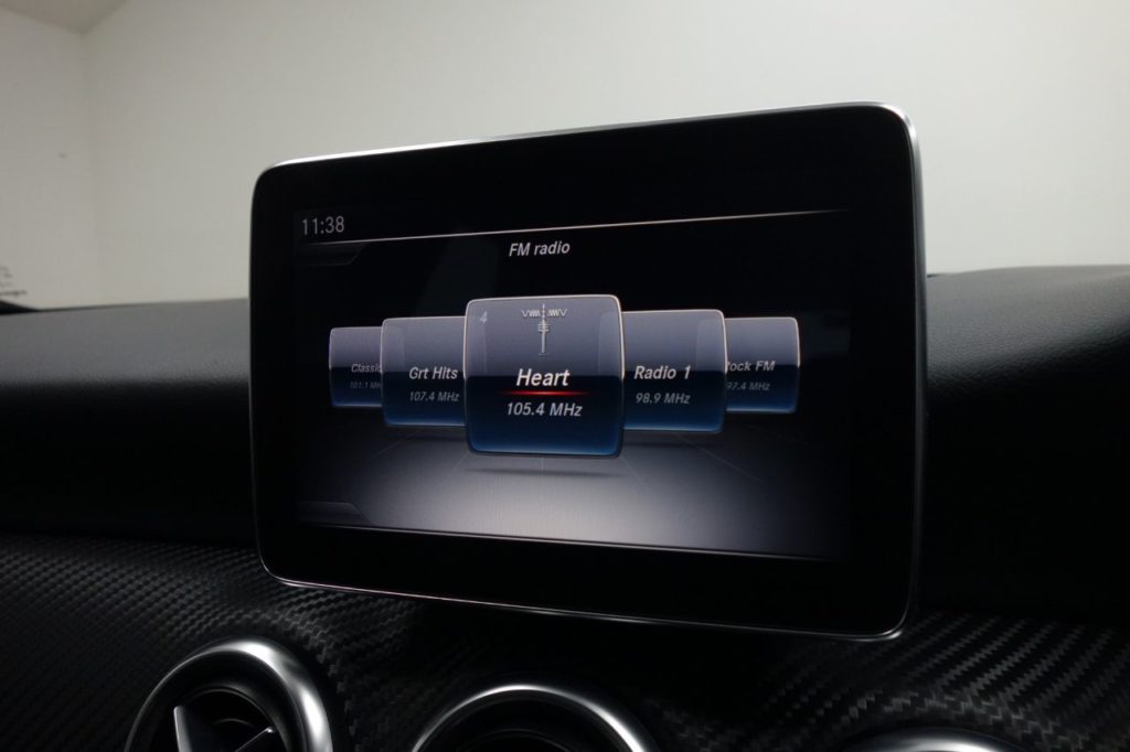 Used_2016_BLACK_MERCEDES-BENZ_A-CLASS_2