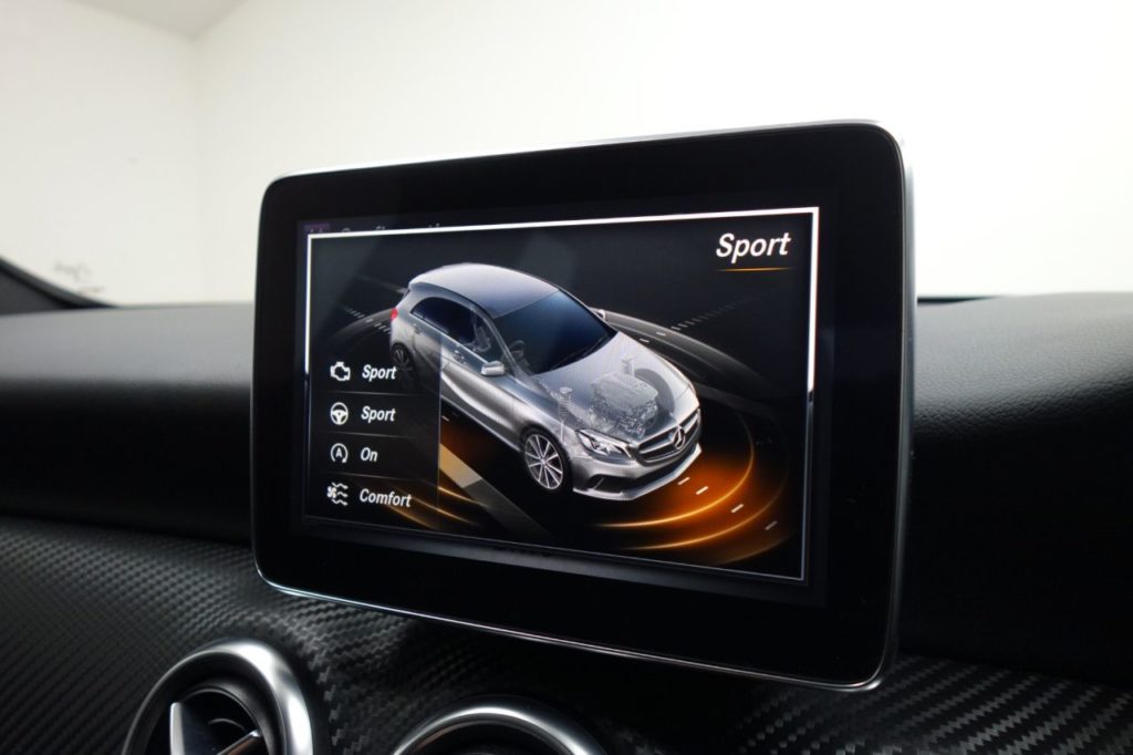 Used_2016_BLACK_MERCEDES-BENZ_A-CLASS_2