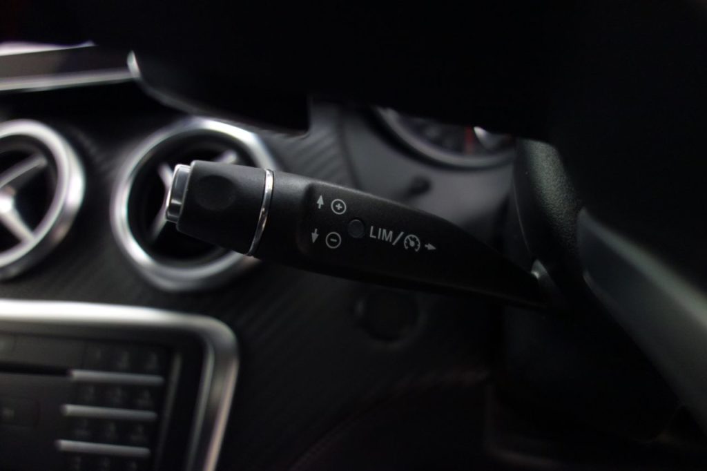 Used_2016_BLACK_MERCEDES-BENZ_A-CLASS_2