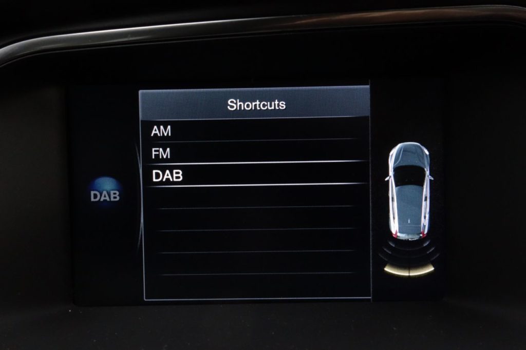Used_2016_BLUE_VOLVO_V40_1