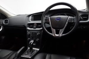 Used_2016_BLUE_VOLVO_V40_1