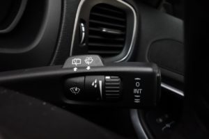 Used_2016_BLUE_VOLVO_V40_1