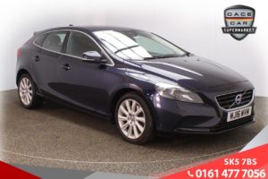 Used 2016 BLUE VOLVO V40 Hatchback 1.5 T3 SE LUX NAV 5d AUTO 150 BHP (reg. 2016-04-29) for sale in Lees