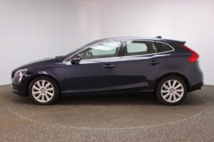 Used_2016_BLUE_VOLVO_V40_1
