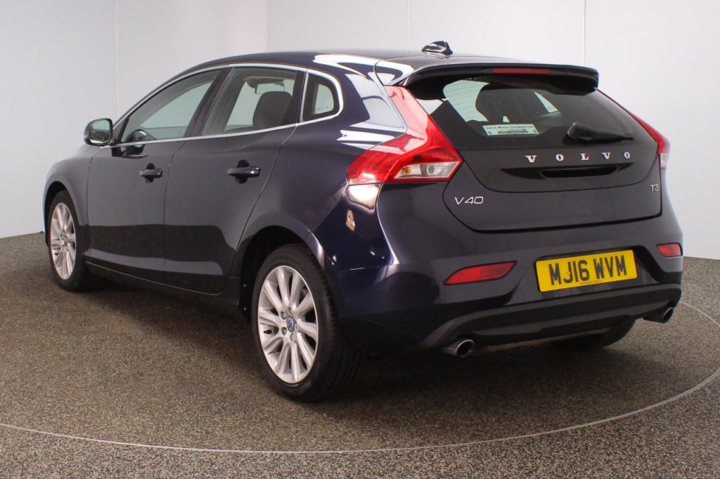 Used_2016_BLUE_VOLVO_V40_1