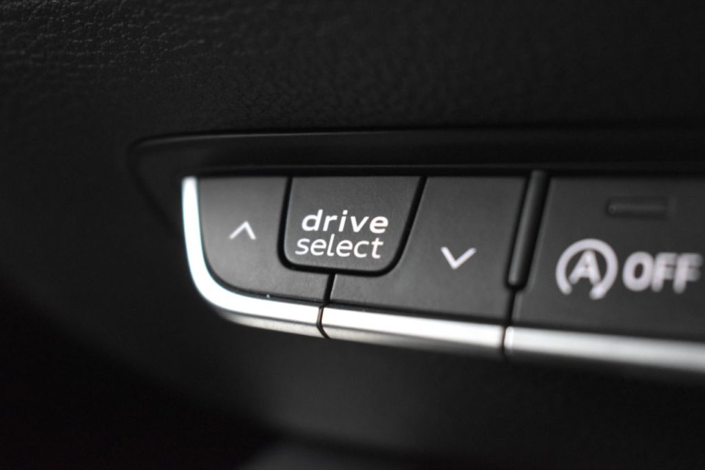 Used_2016_GREY_AUDI_A4_2