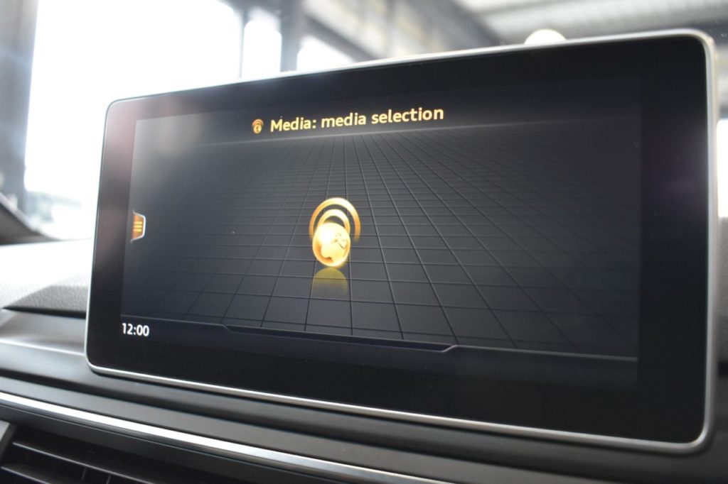 Used_2016_GREY_AUDI_A4_2