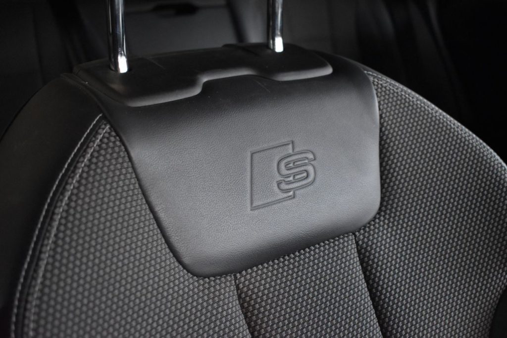 Used_2016_GREY_AUDI_A4_2