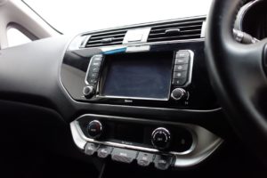 Used_2016_WHITE_KIA_RIO_1