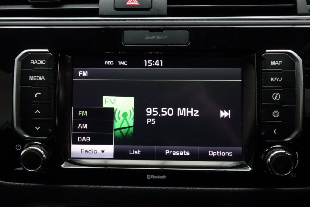 Used_2016_WHITE_KIA_RIO_1