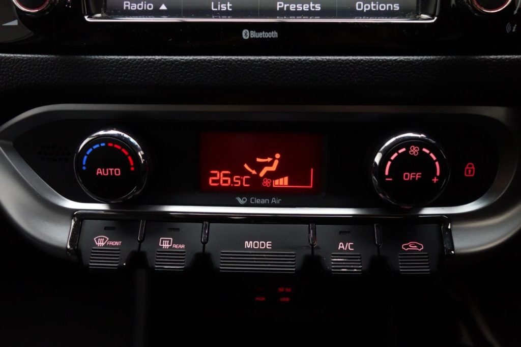Used_2016_WHITE_KIA_RIO_1