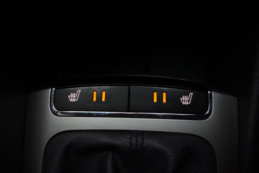 Used_2016_WHITE_KIA_RIO_1