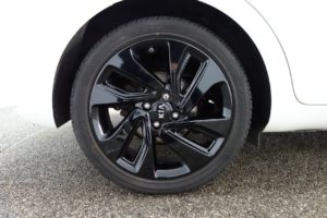 Used_2016_WHITE_KIA_RIO_1