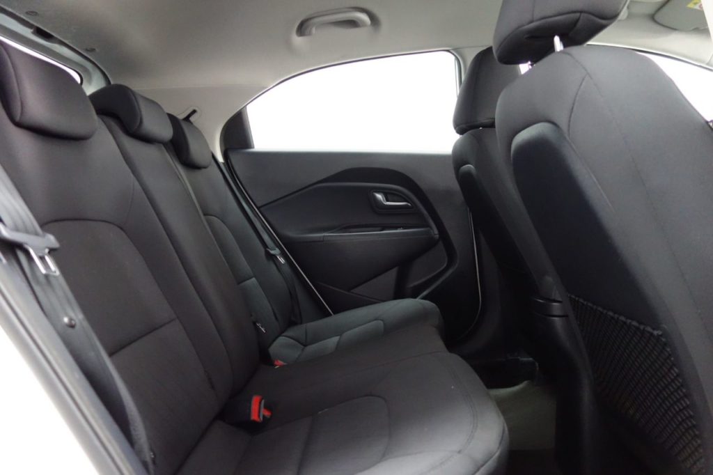 Used_2016_WHITE_KIA_RIO_1