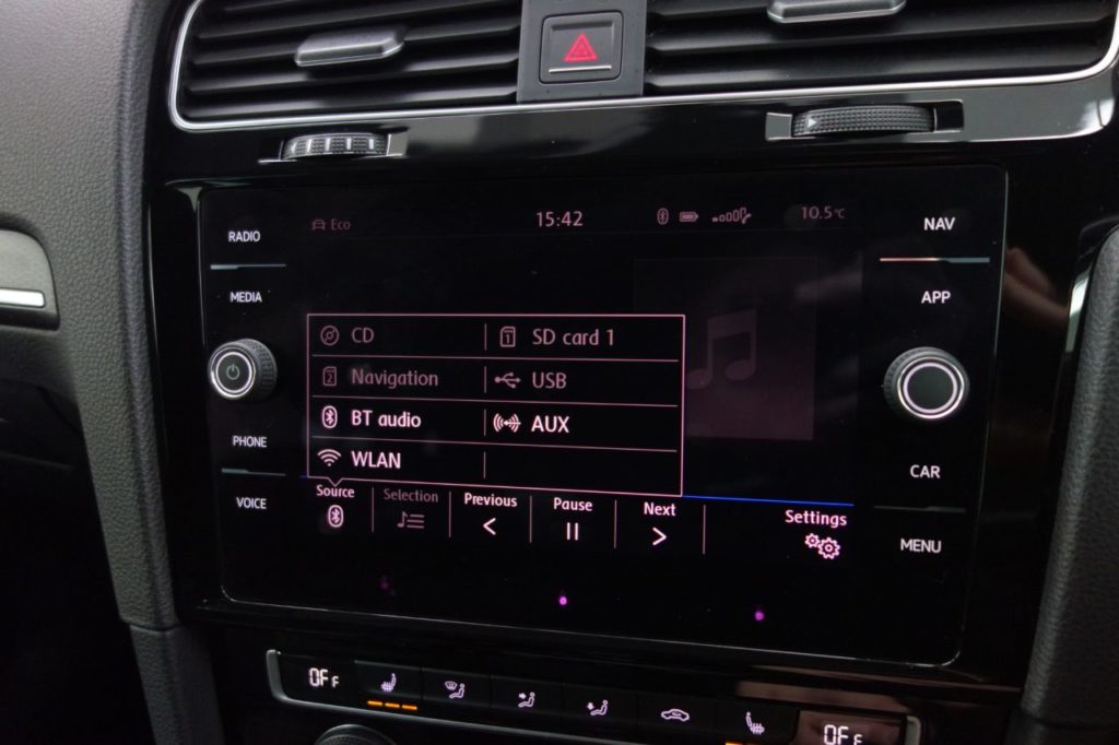 Used_2017_SILVER_VOLKSWAGEN_GOLF_2